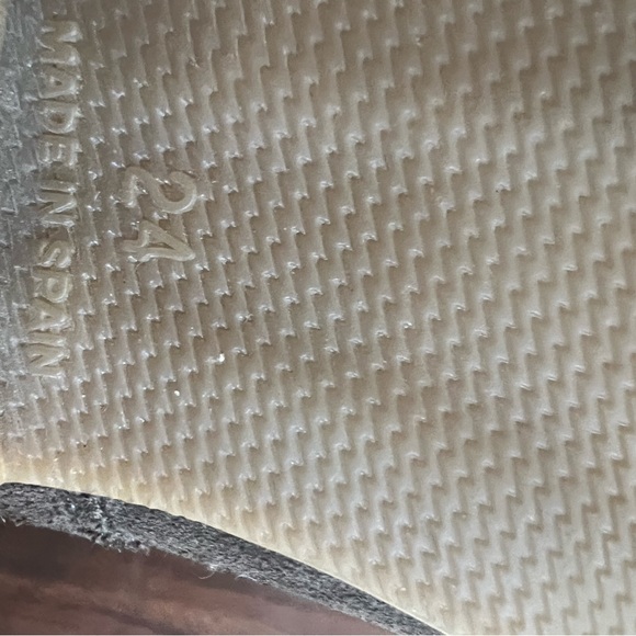 Beautiful Lola Palacios kids shoes. Spanish brand. In perfect conditions - Picture 7 of 8